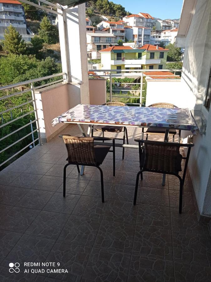 Apartments Mihovil Omiš Esterno foto