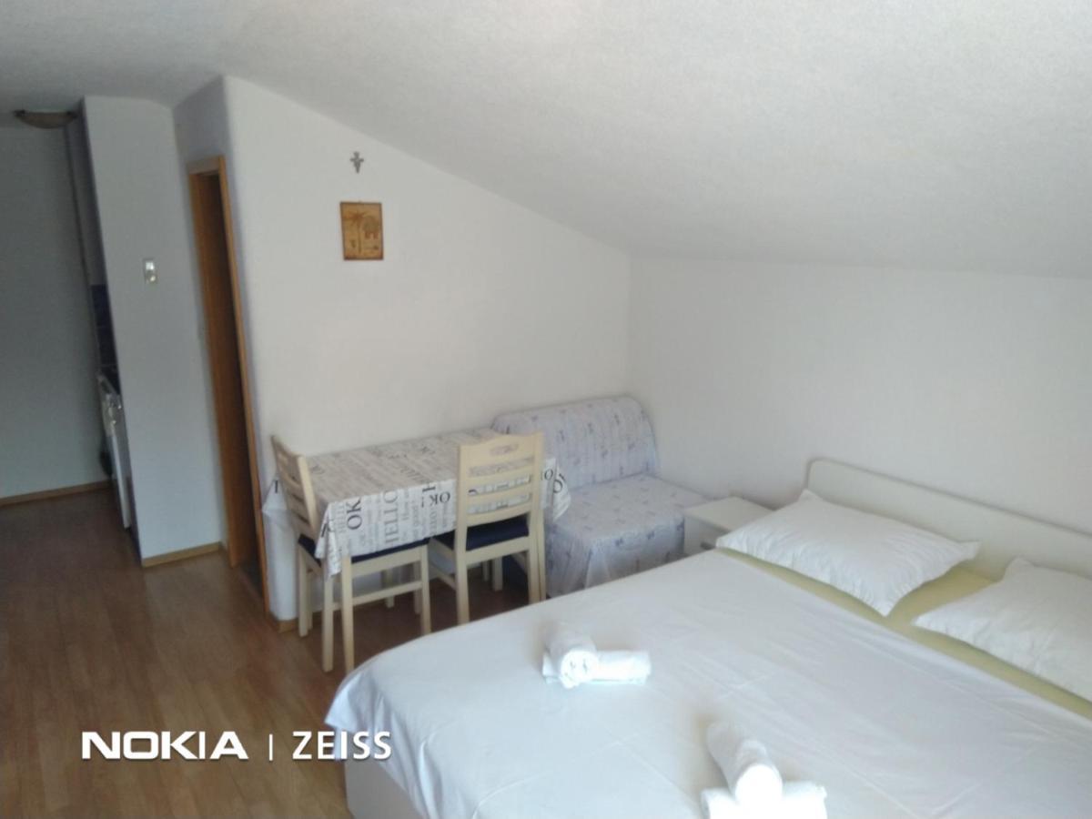 Apartments Mihovil Omiš Esterno foto