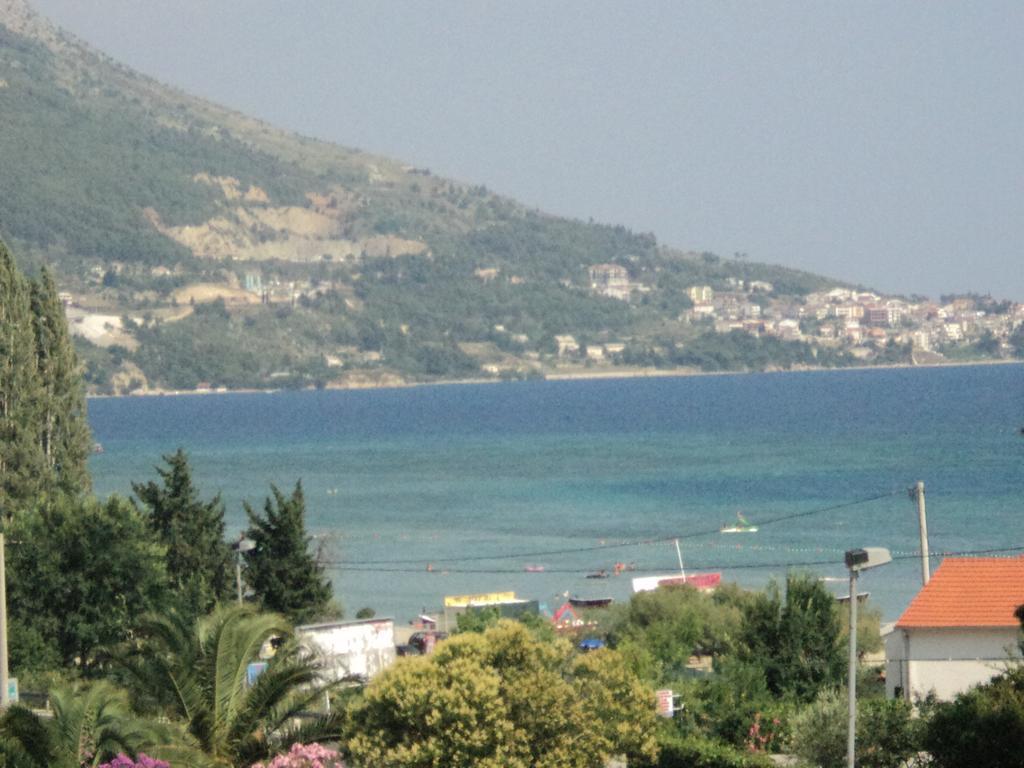 Apartments Mihovil Omiš Esterno foto